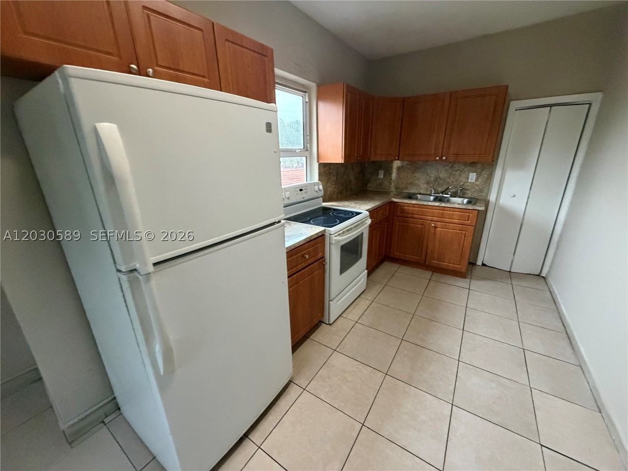 1422 Nw 26th Ave #TOP - Photo 4 of 12