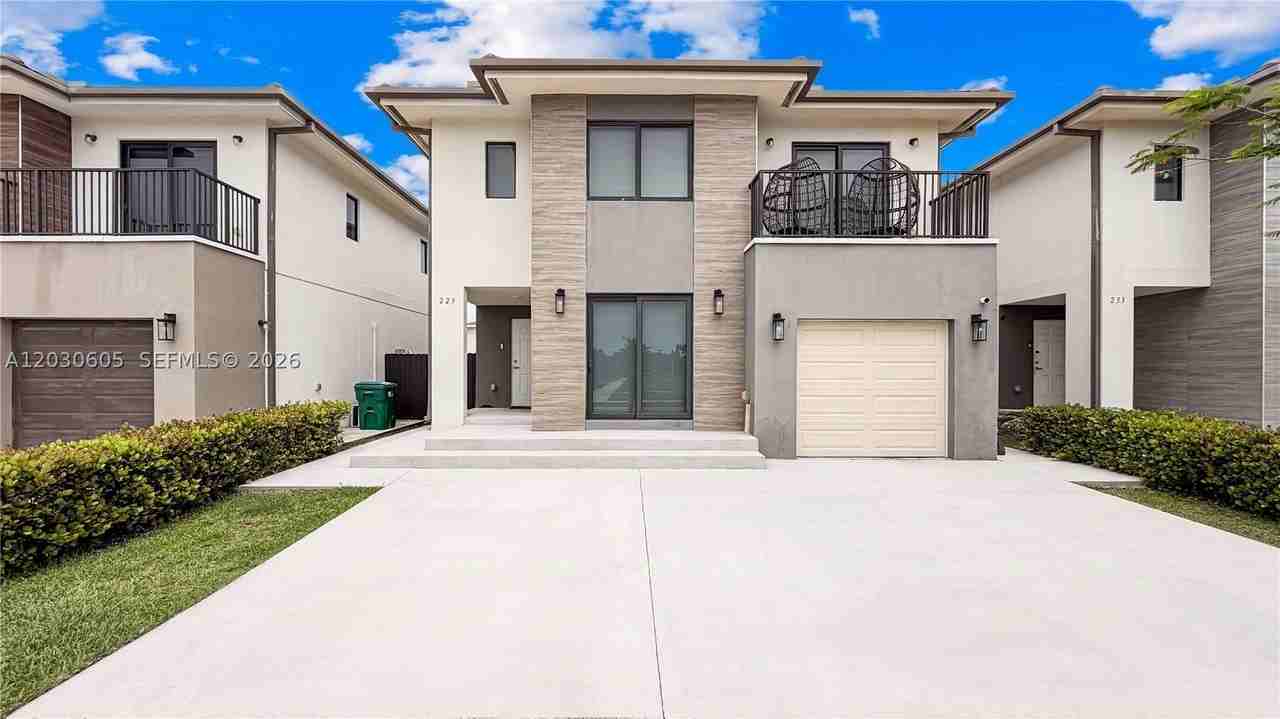 229 Nw 12th Ct - Photo 3 of 34