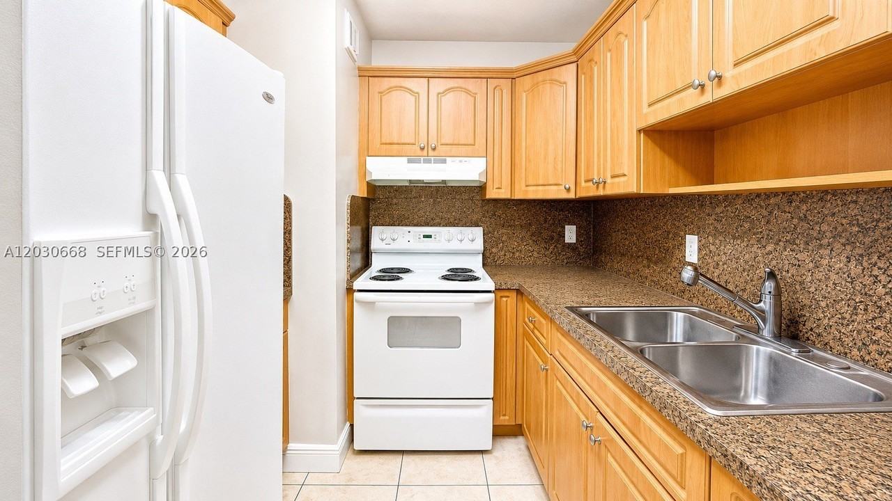 9100 Sw 137th Ter #4-3 - Photo 2 of 10