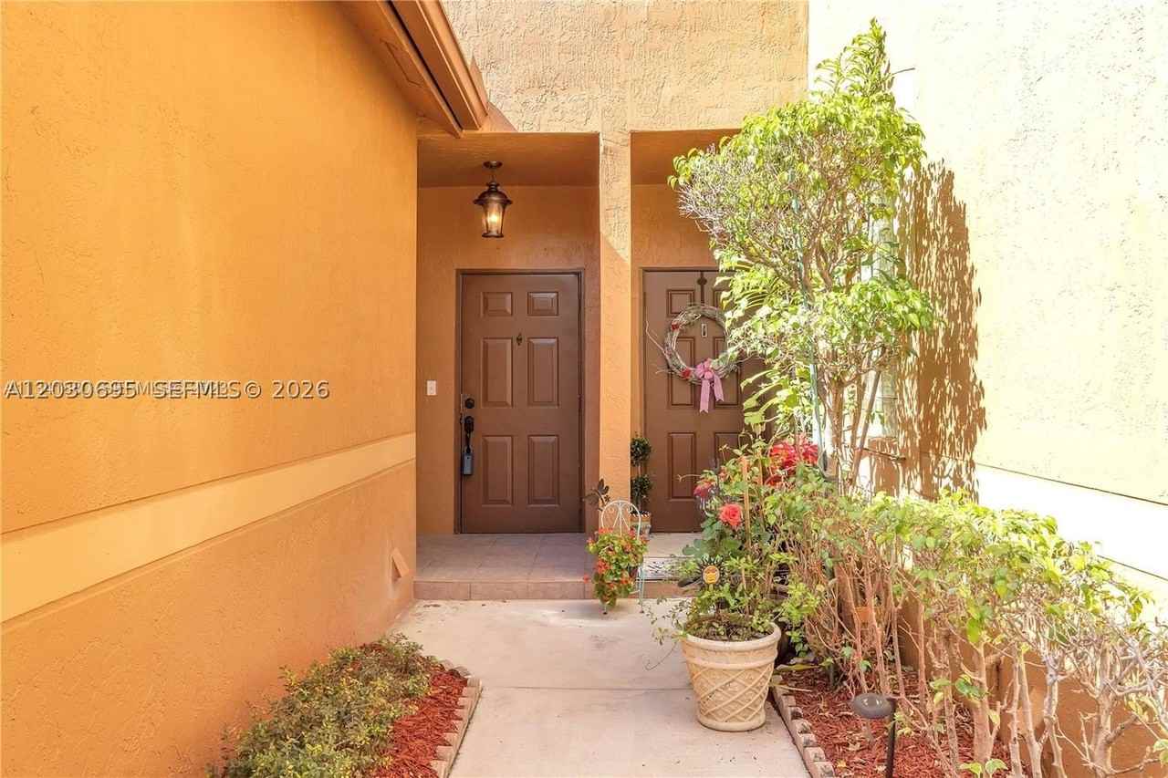 1393 Barcelona Way #4-26 - Photo 2 of 28