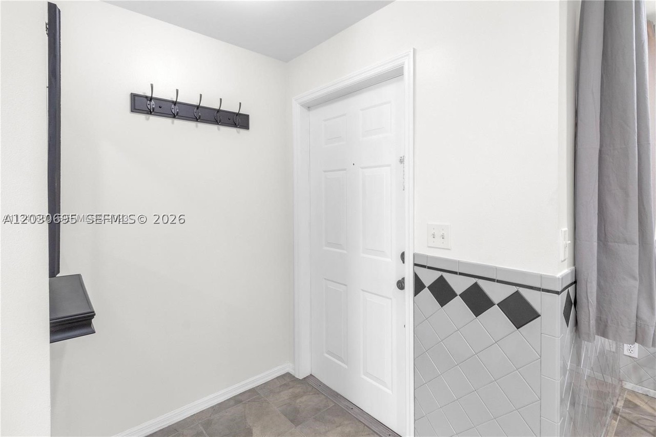 1393 Barcelona Way #4-26 - Photo 5 of 28
