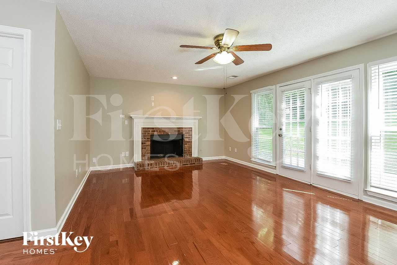 2606 Loring Rd Nw - Photo 3 of 15