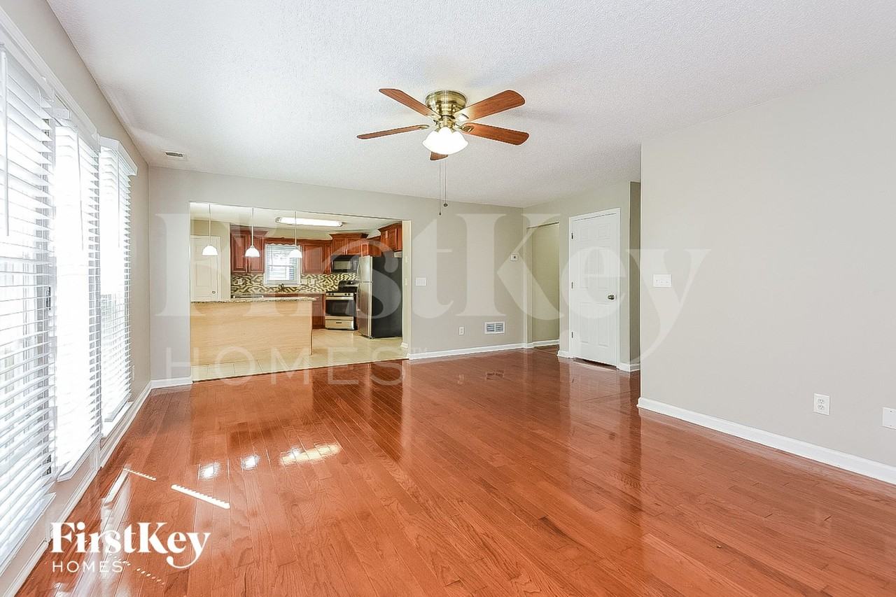 2606 Loring Rd Nw - Photo 4 of 15
