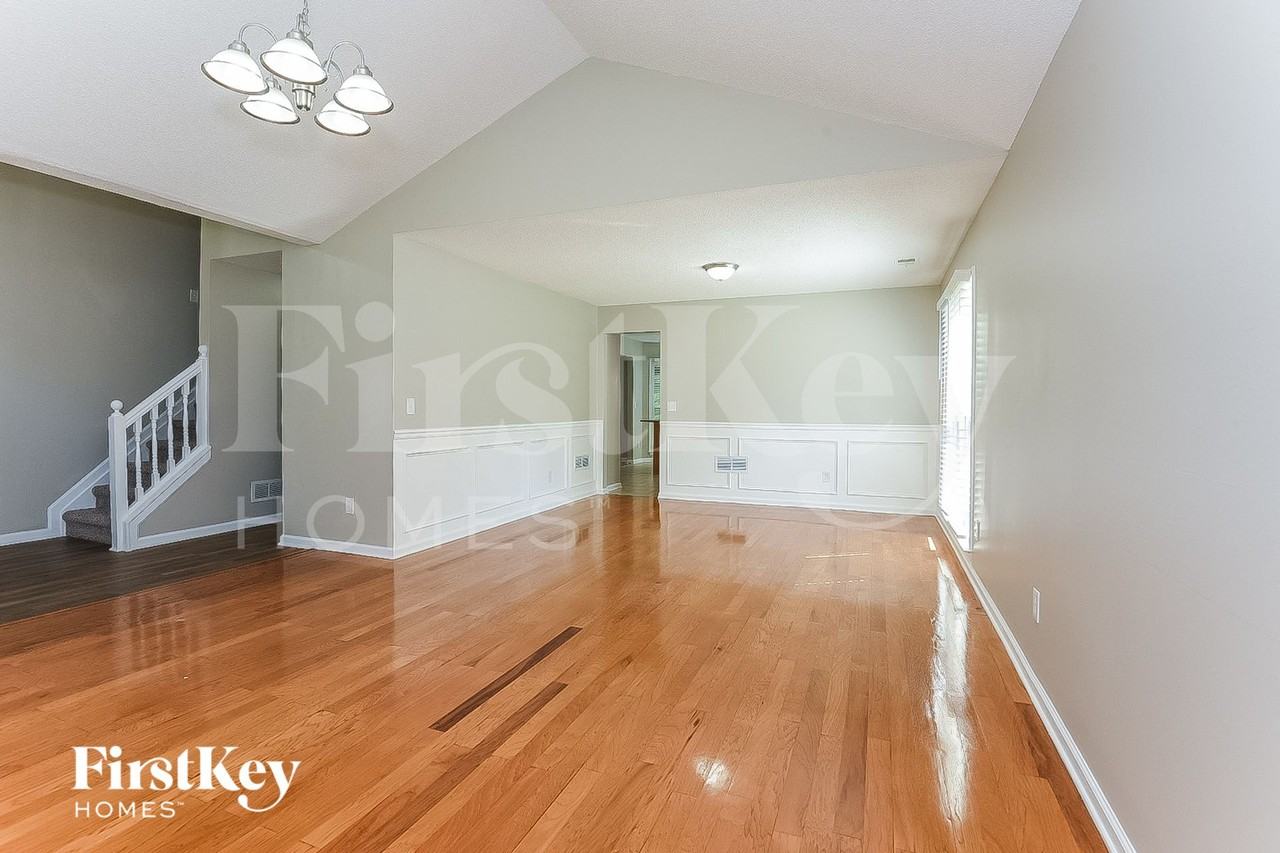 2606 Loring Rd Nw - Photo 5 of 15