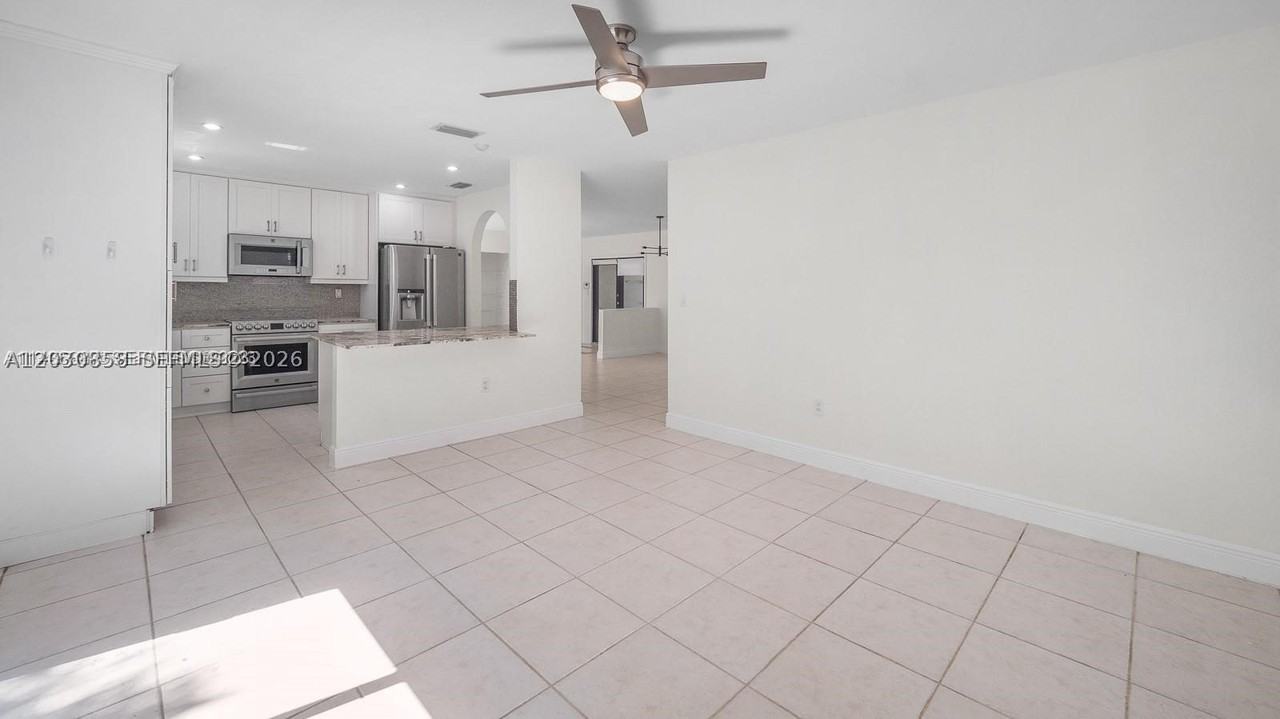 9712 Sw 213th Ter - Photo 6 of 21