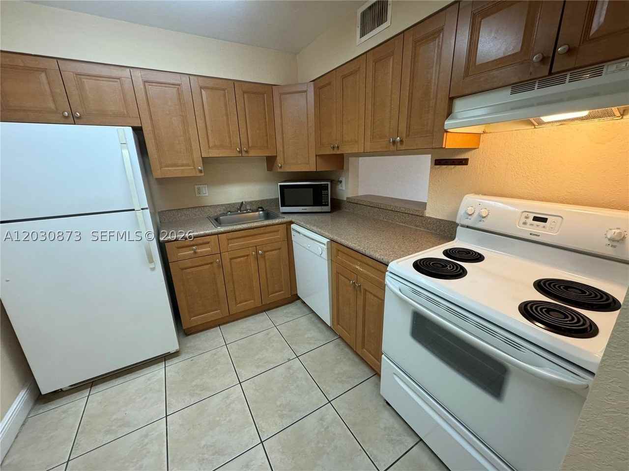 5201 Geneva Way #308 - Photo 3 of 16
