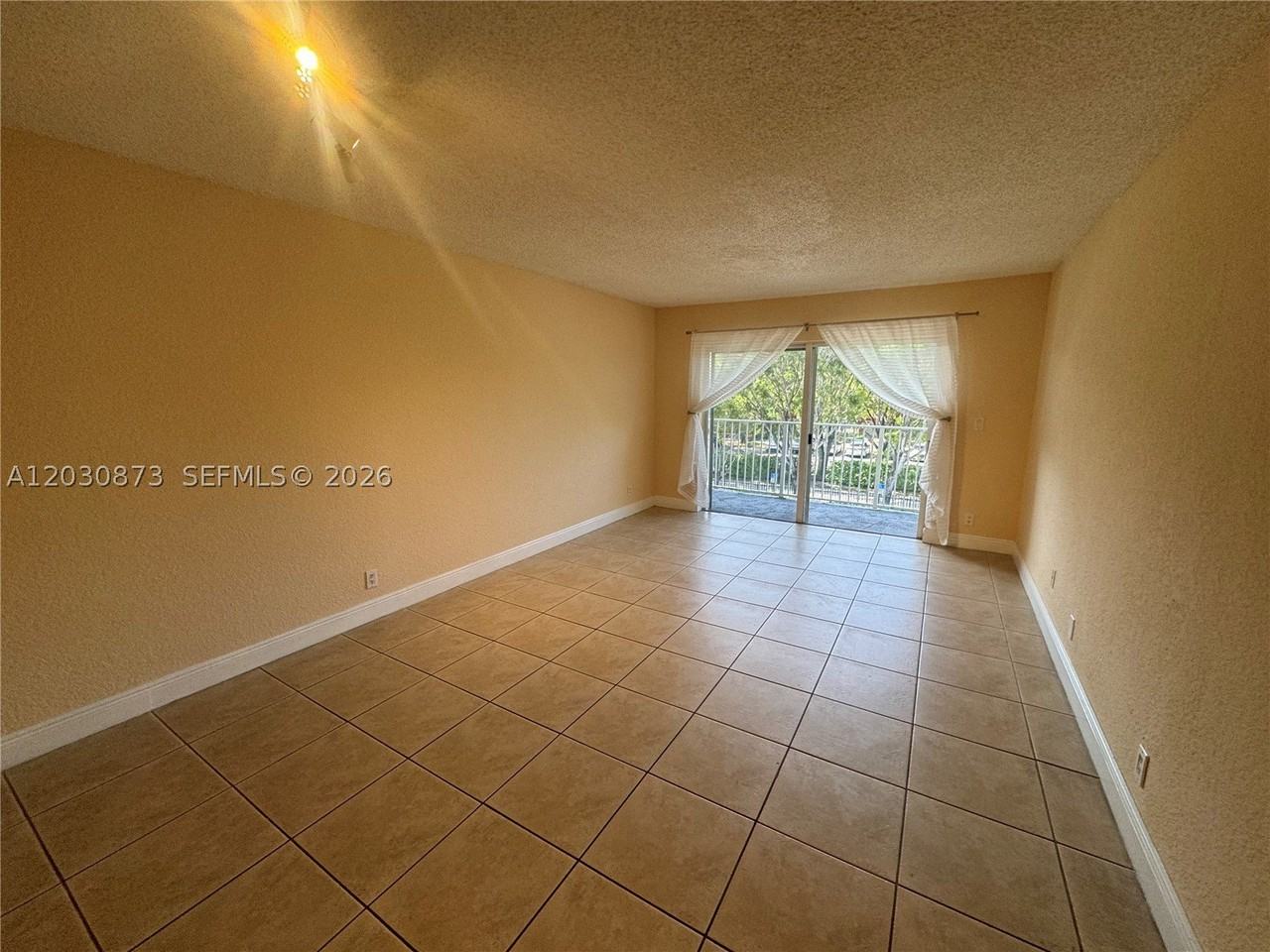 5201 Geneva Way #308 - Photo 5 of 16