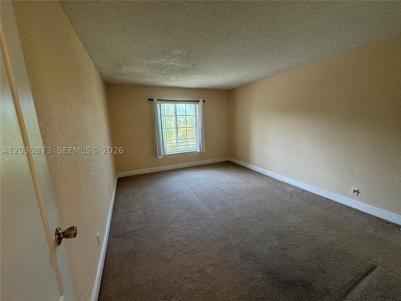 5201 Geneva Way #308 - Photo 6 of 16