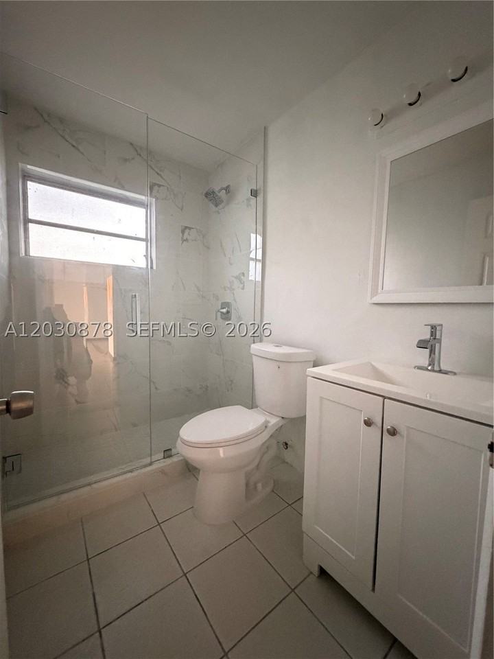 7250 Sw 94th Pl #B8 - Photo 3 of 26
