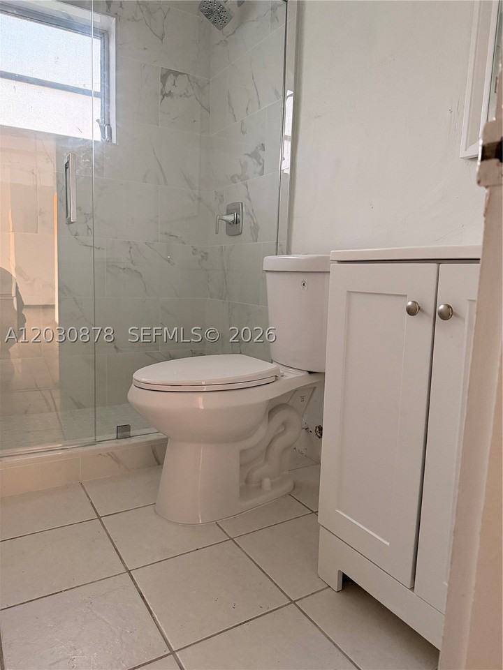 7250 Sw 94th Pl #B8 - Photo 5 of 26