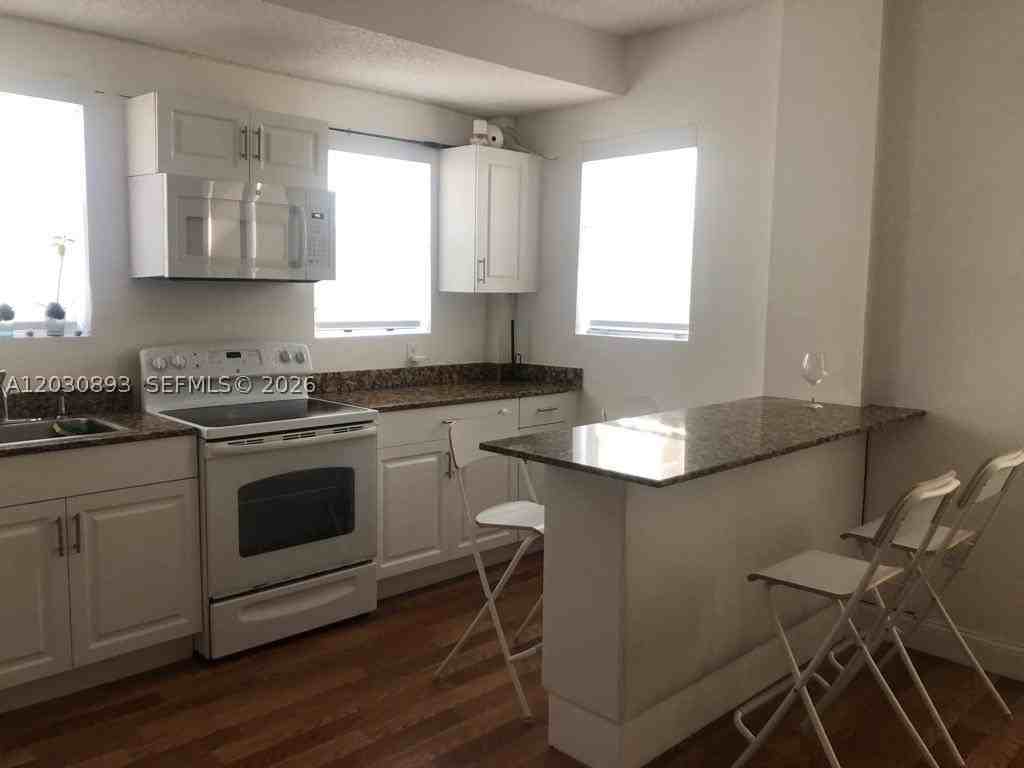 737 Jefferson Ave #103 - Photo 2 of 11
