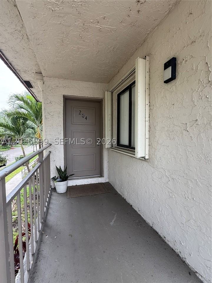 16184 Laurel Dr #204 - Photo 4 of 50