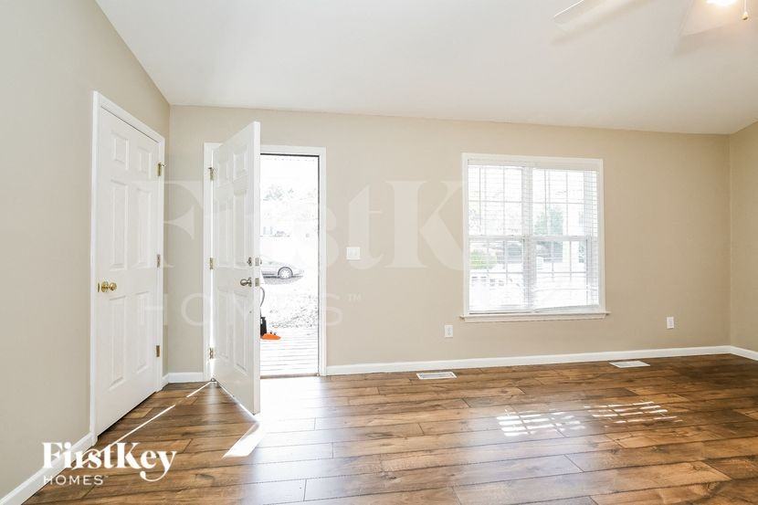 263 Carriage Ln - Photo 5 of 16