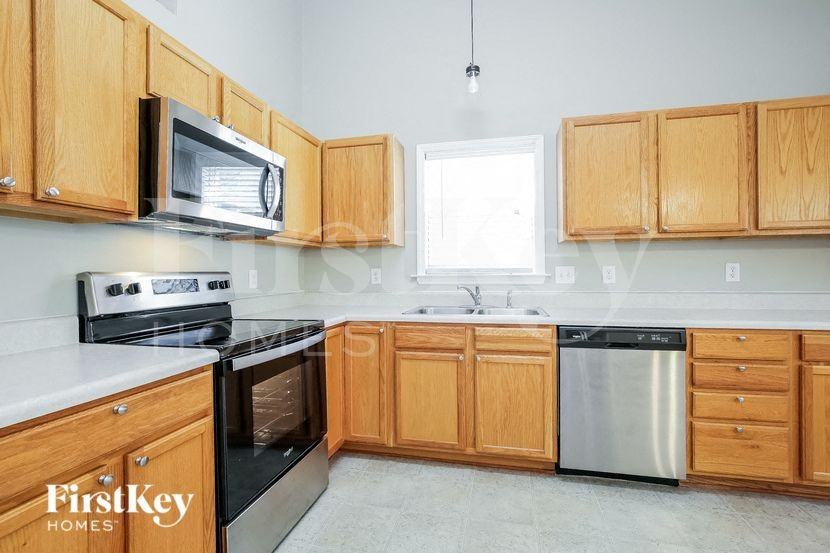 263 Carriage Ln - Photo 7 of 16