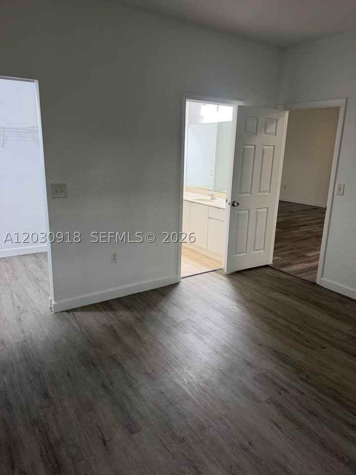 374 Ne 27th Ave #203 - Photo 4 of 24