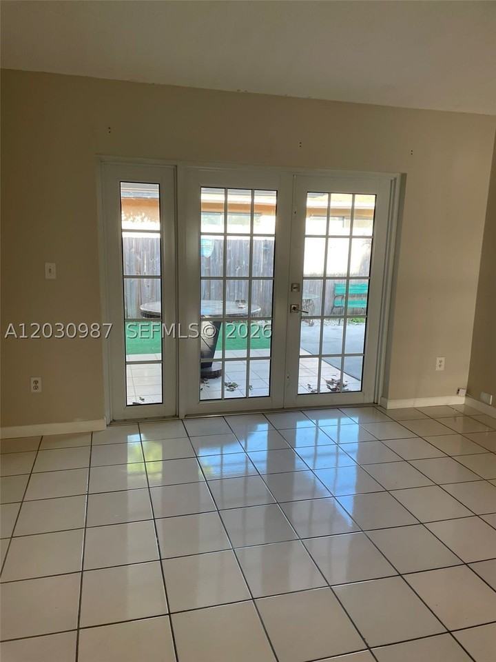 13413 Sw 116th Ct #0 - Photo 4 of 50