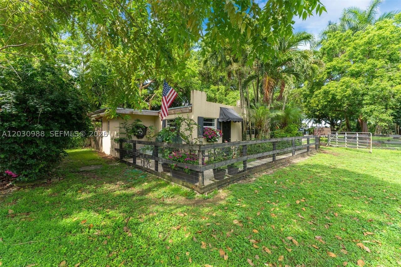 22065 Sw 167th Ave #A - Photo 2 of 17