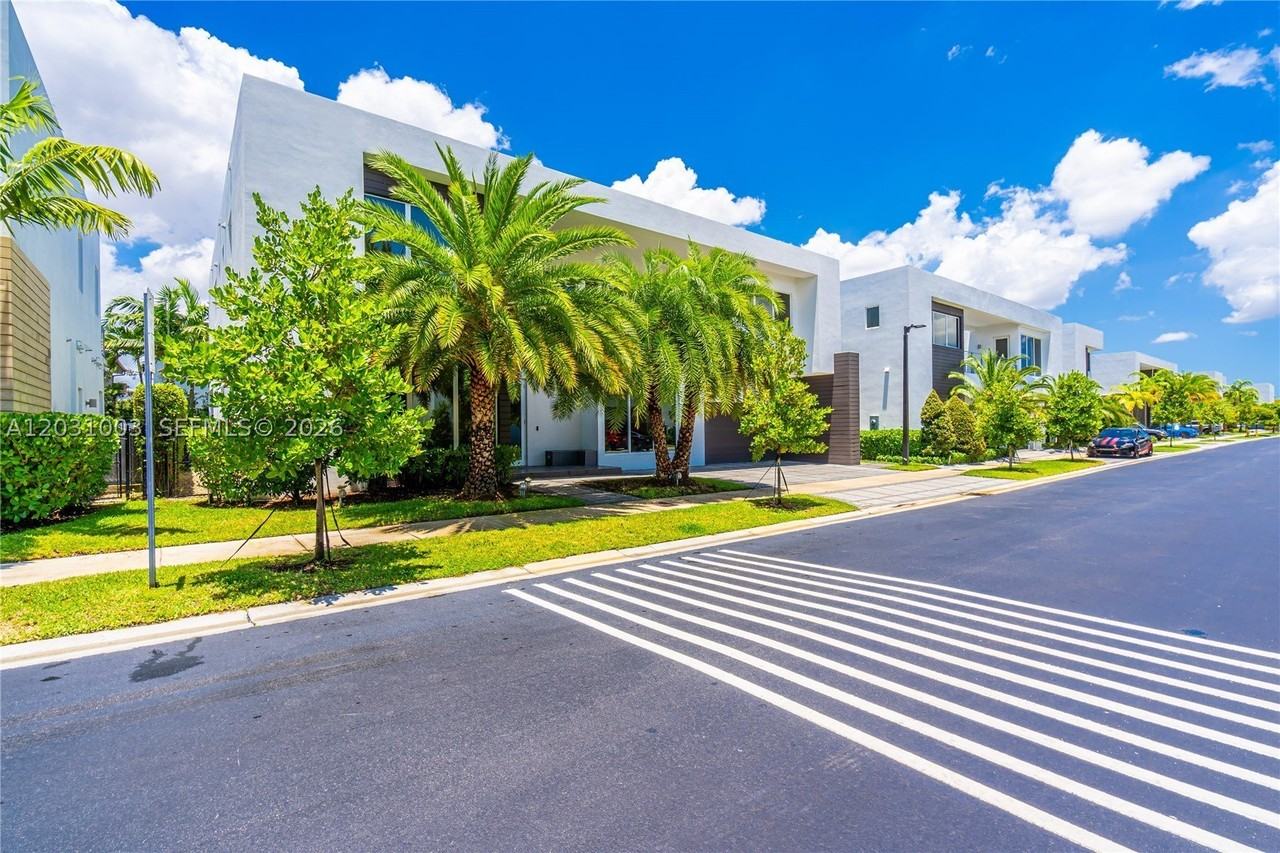 10267 Nw 75th Ter #10267 - Photo 4 of 50