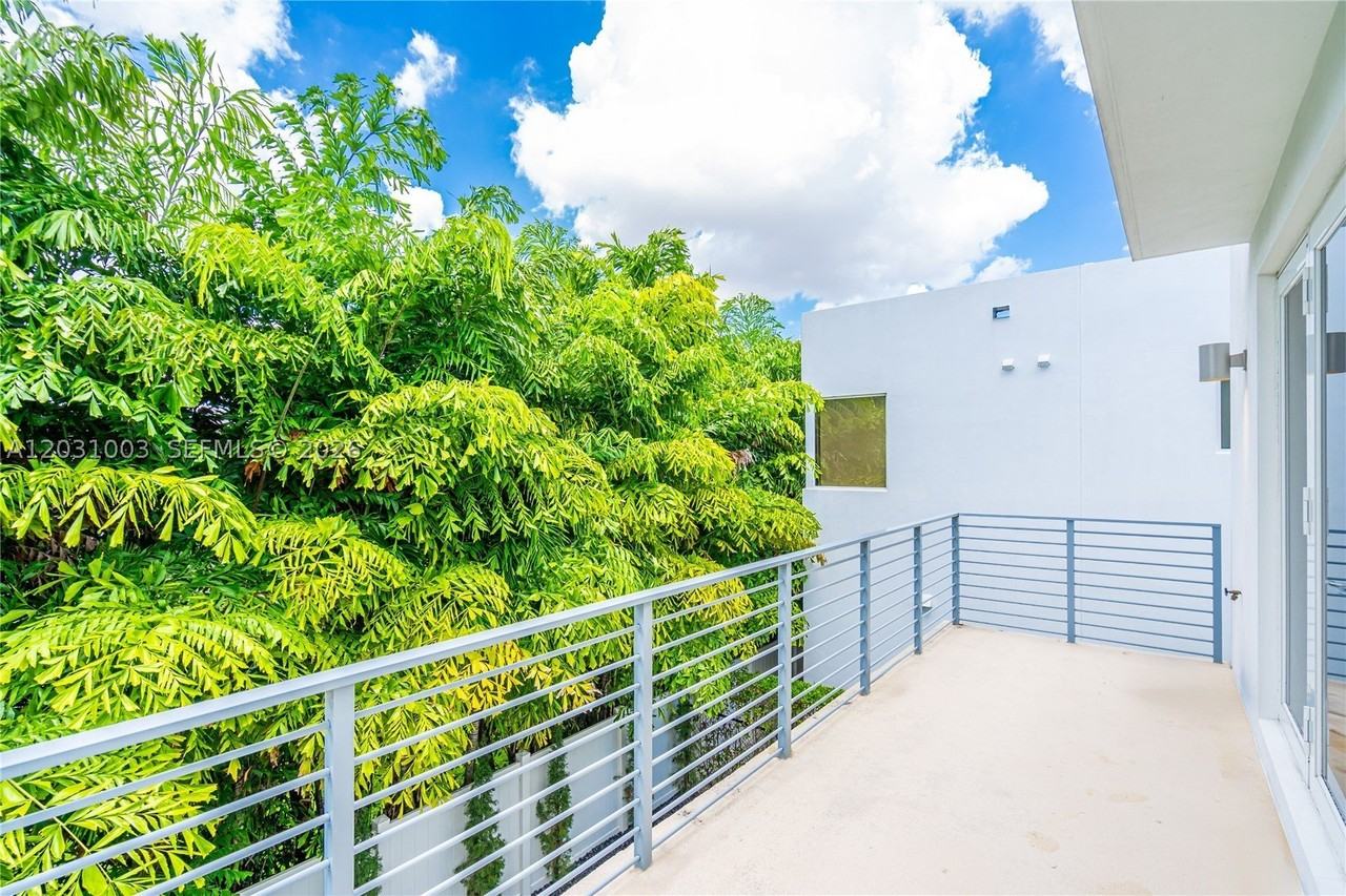 10267 Nw 75th Ter #10267 - Photo 6 of 50