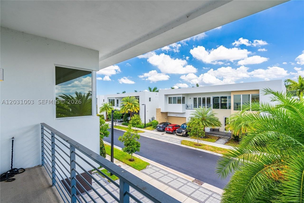 10267 Nw 75th Ter #10267 - Photo 7 of 50