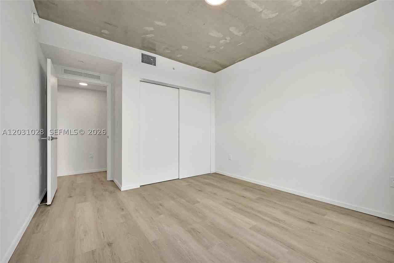 475 Ne 125th St #504 - Photo 6 of 14