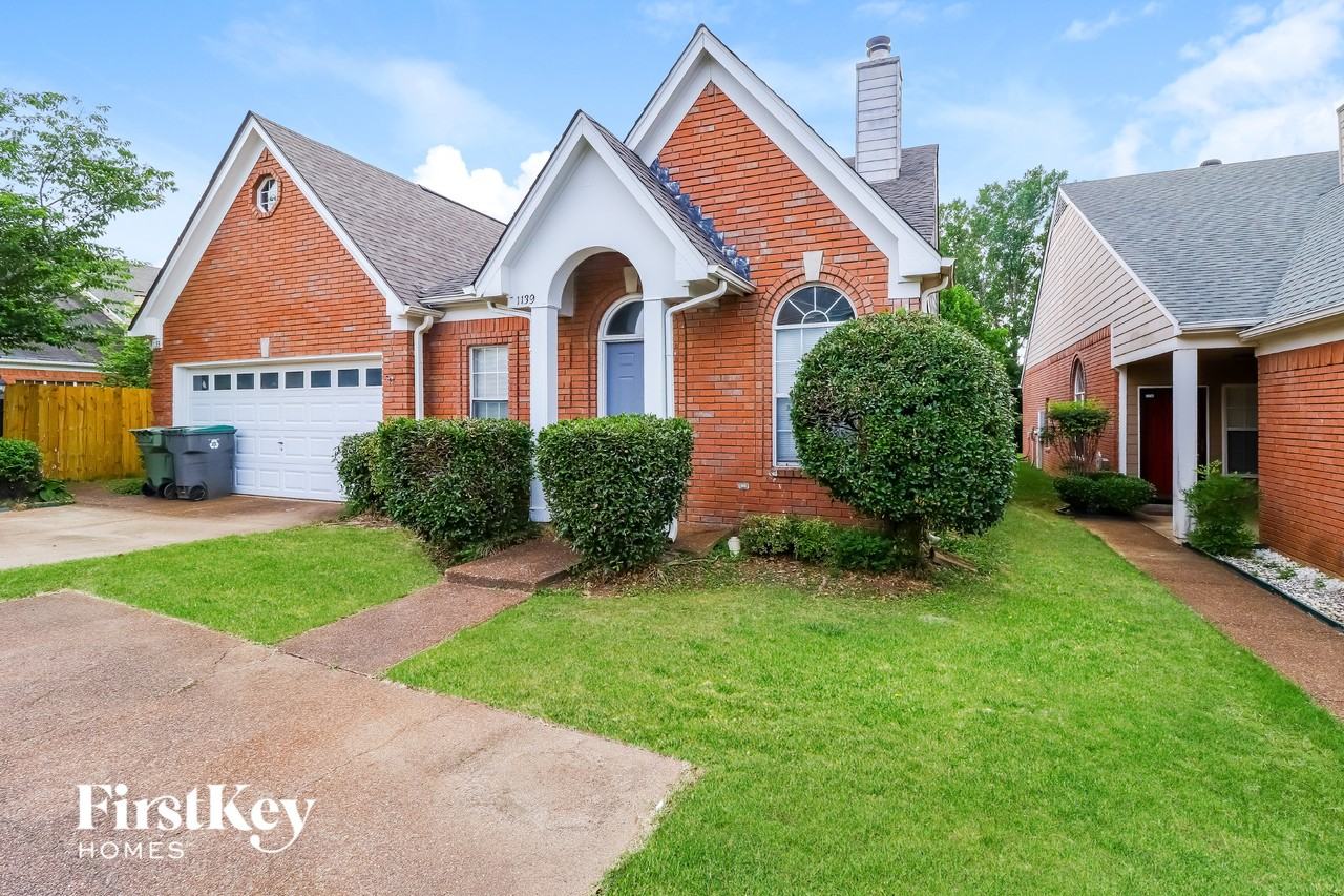 1139 Brady Hollow Ln - Photo 2 of 13