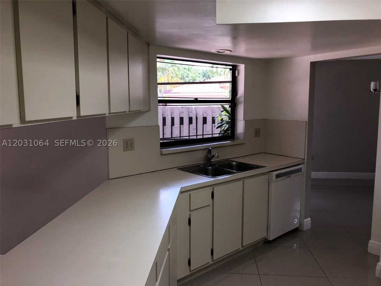 9082 Sw 112th Pl - Photo 4 of 28