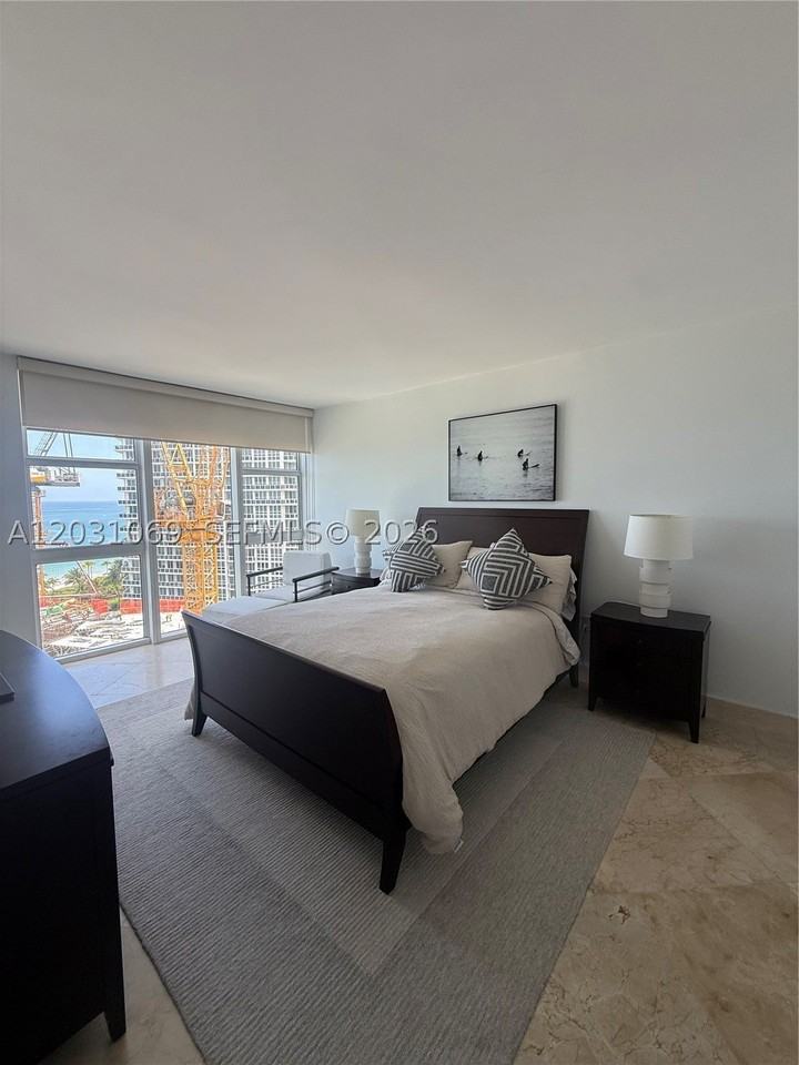 10275 Collins Ave #1221 - Photo 7 of 14