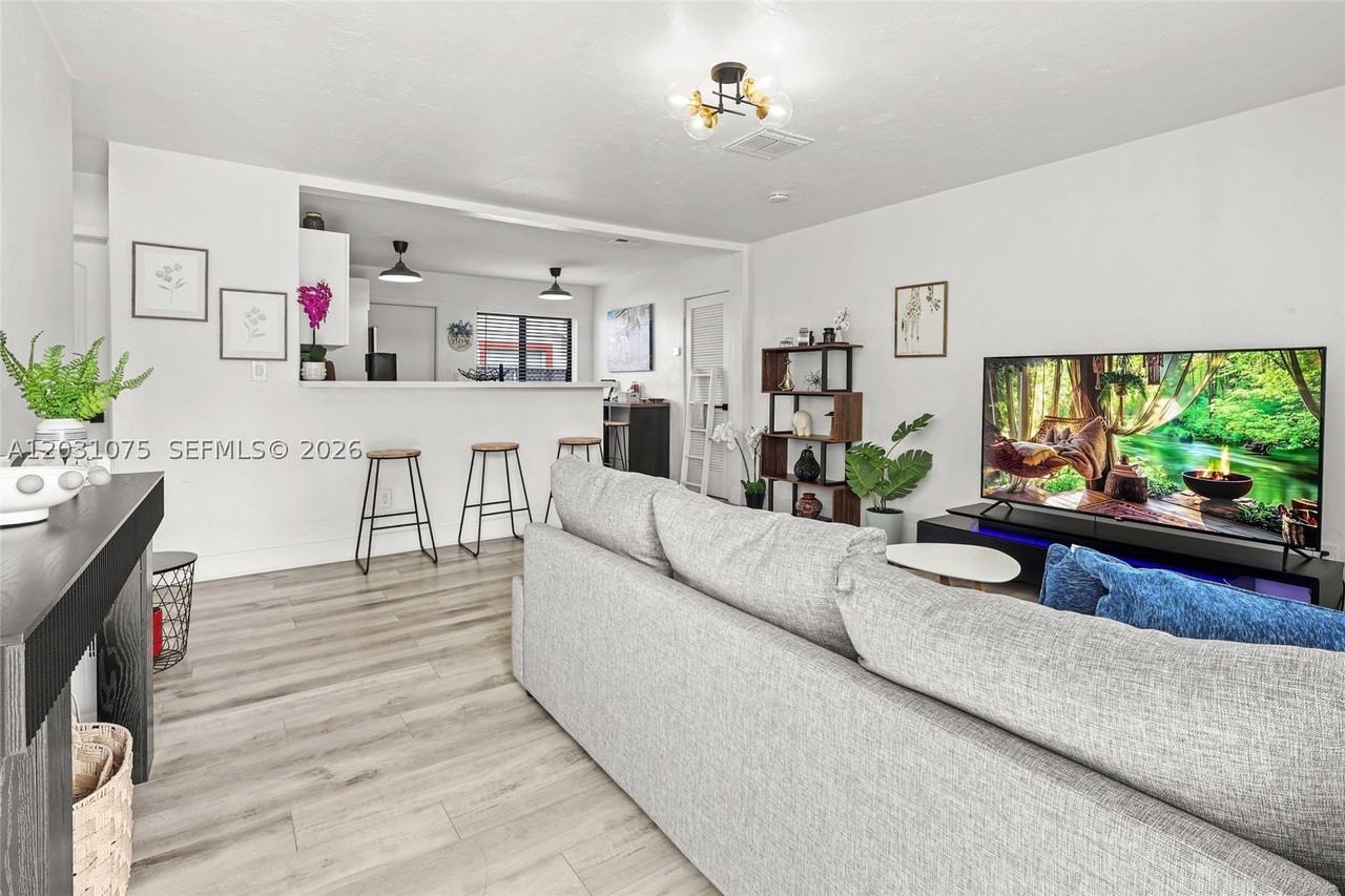 11002 Ne 13th Ave - Photo 3 of 25