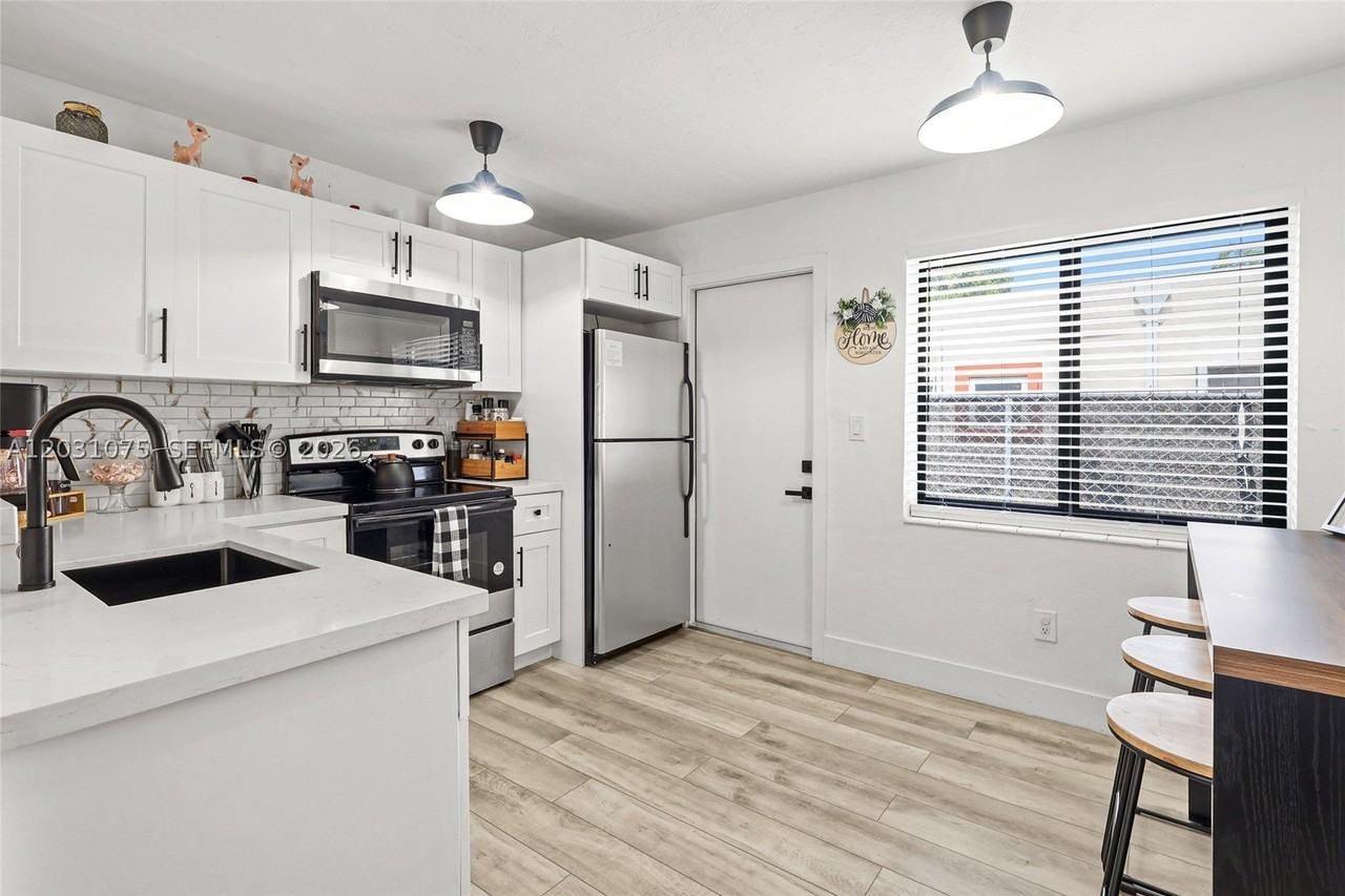 11002 Ne 13th Ave - Photo 4 of 25