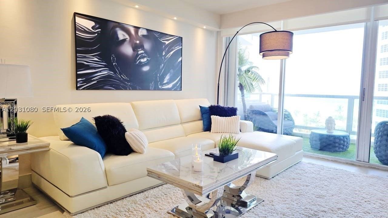 5151 Collins Ave #726 - Photo 4 of 34
