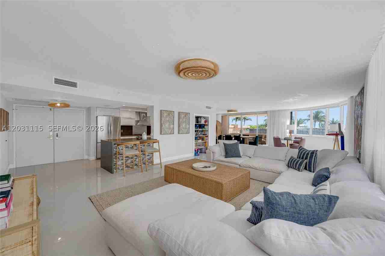 10175 Collins Ave #102 - Photo 4 of 33
