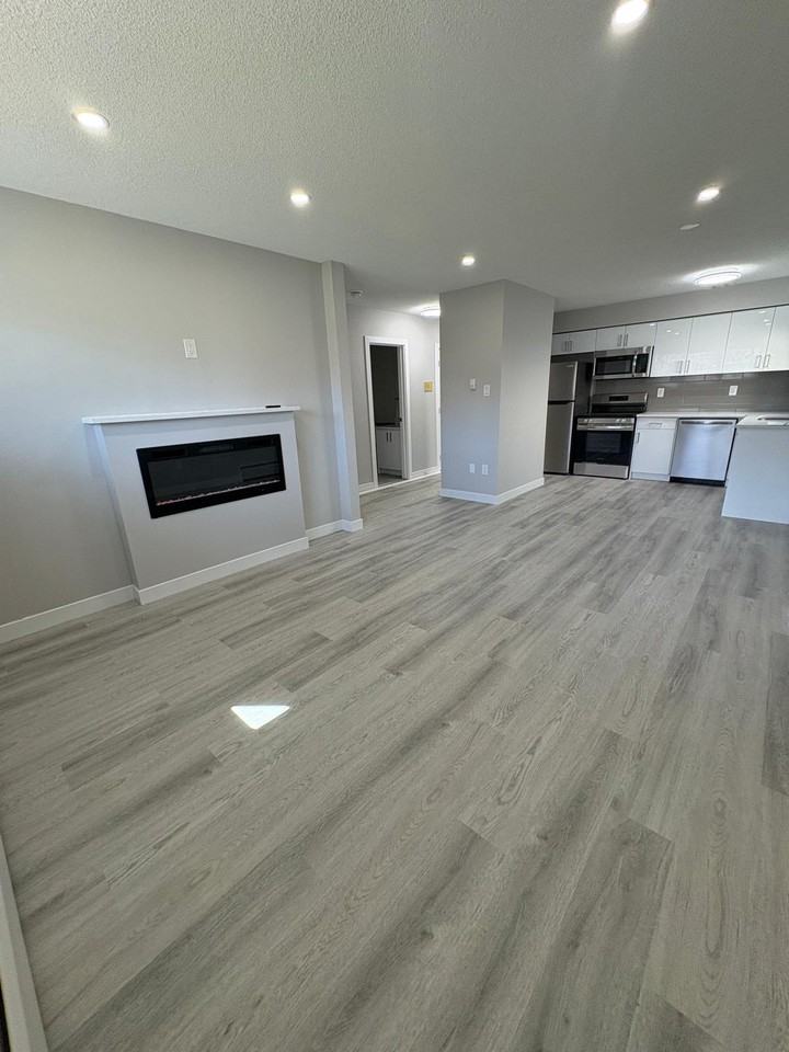9938 1a - 9938 88 Ave #1A - Photo 2 of 20