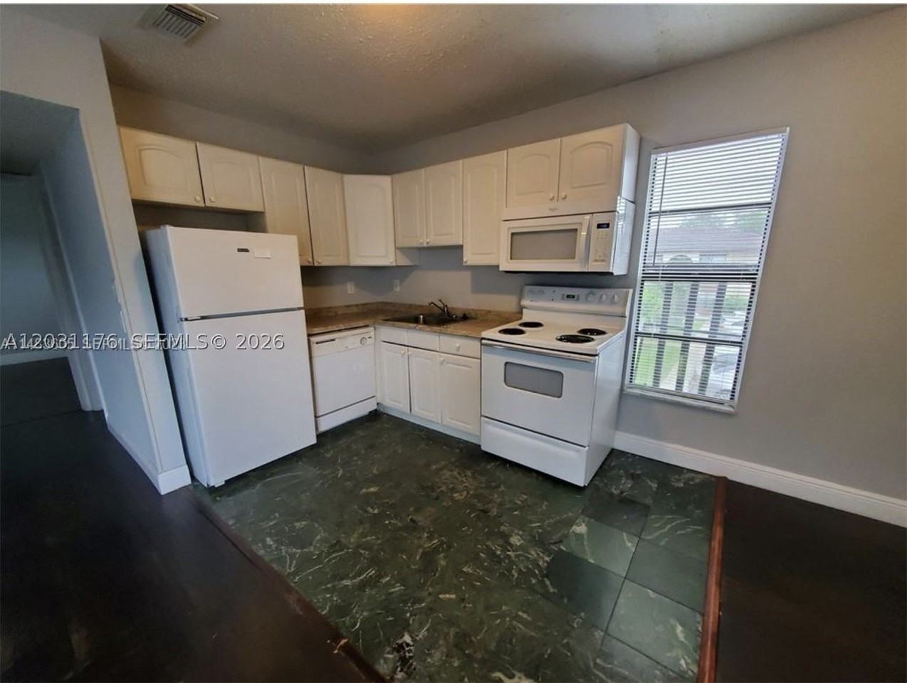 3006 Coral Ridge Dr #210B - Photo 3 of 14