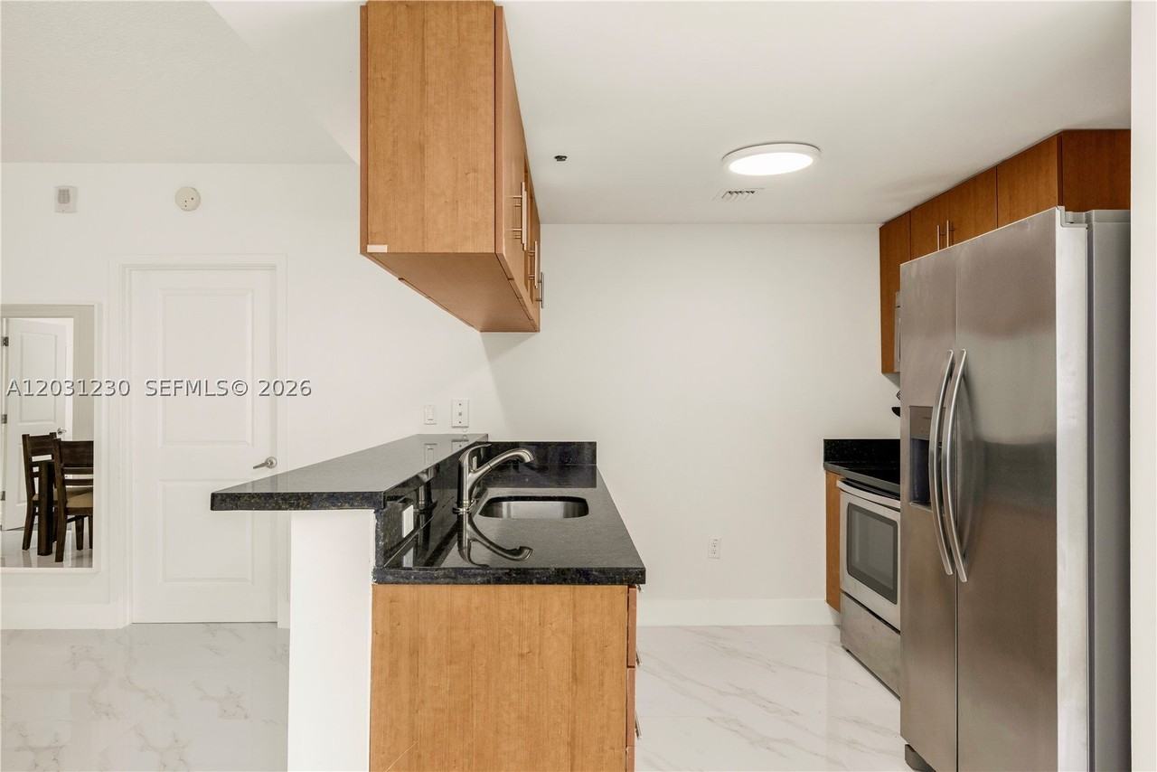 601 Ne 23rd St #706 - Photo 5 of 22