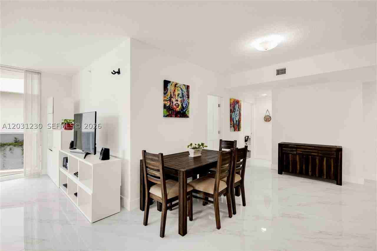 601 Ne 23rd St #706 - Photo 6 of 22