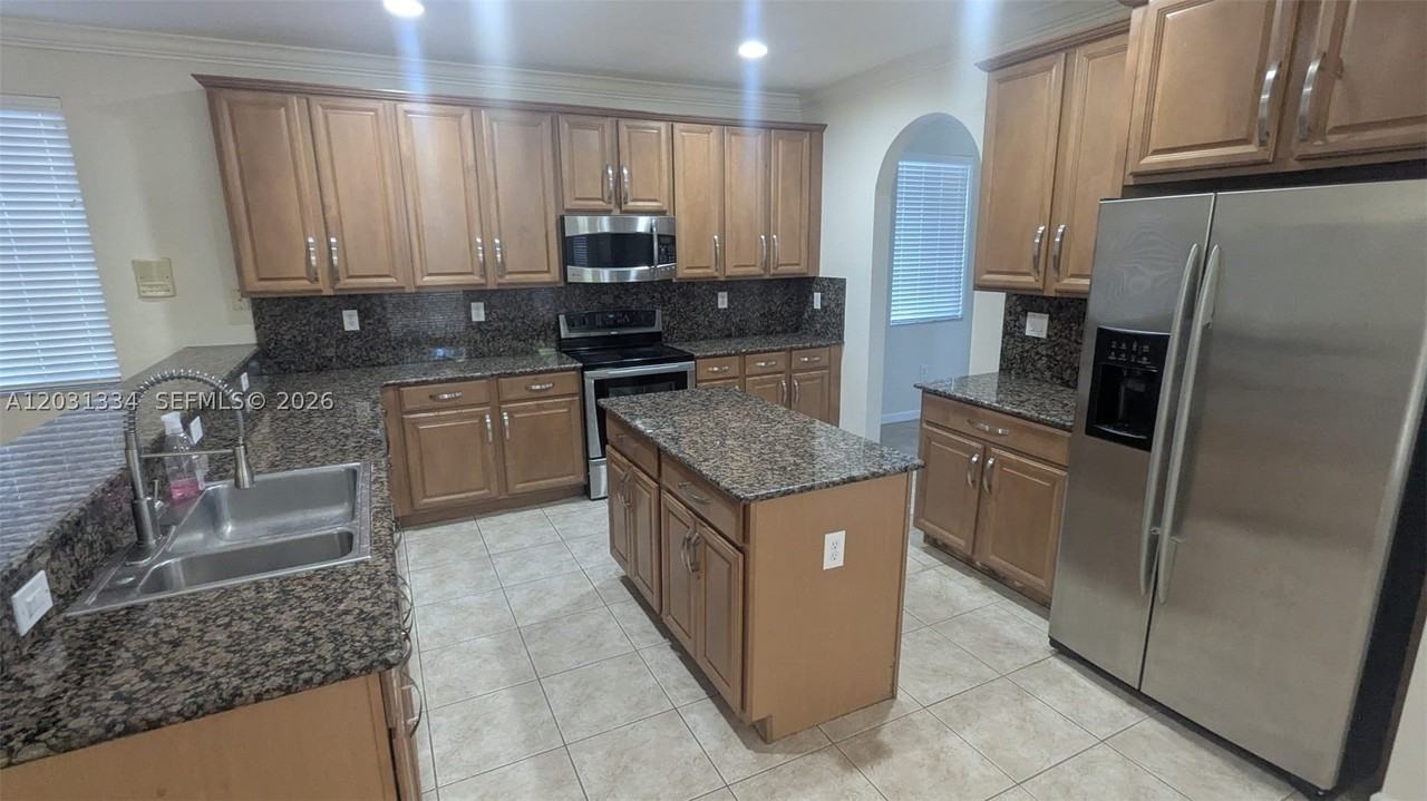 27424 Sw 140th Ave - Photo 3 of 15