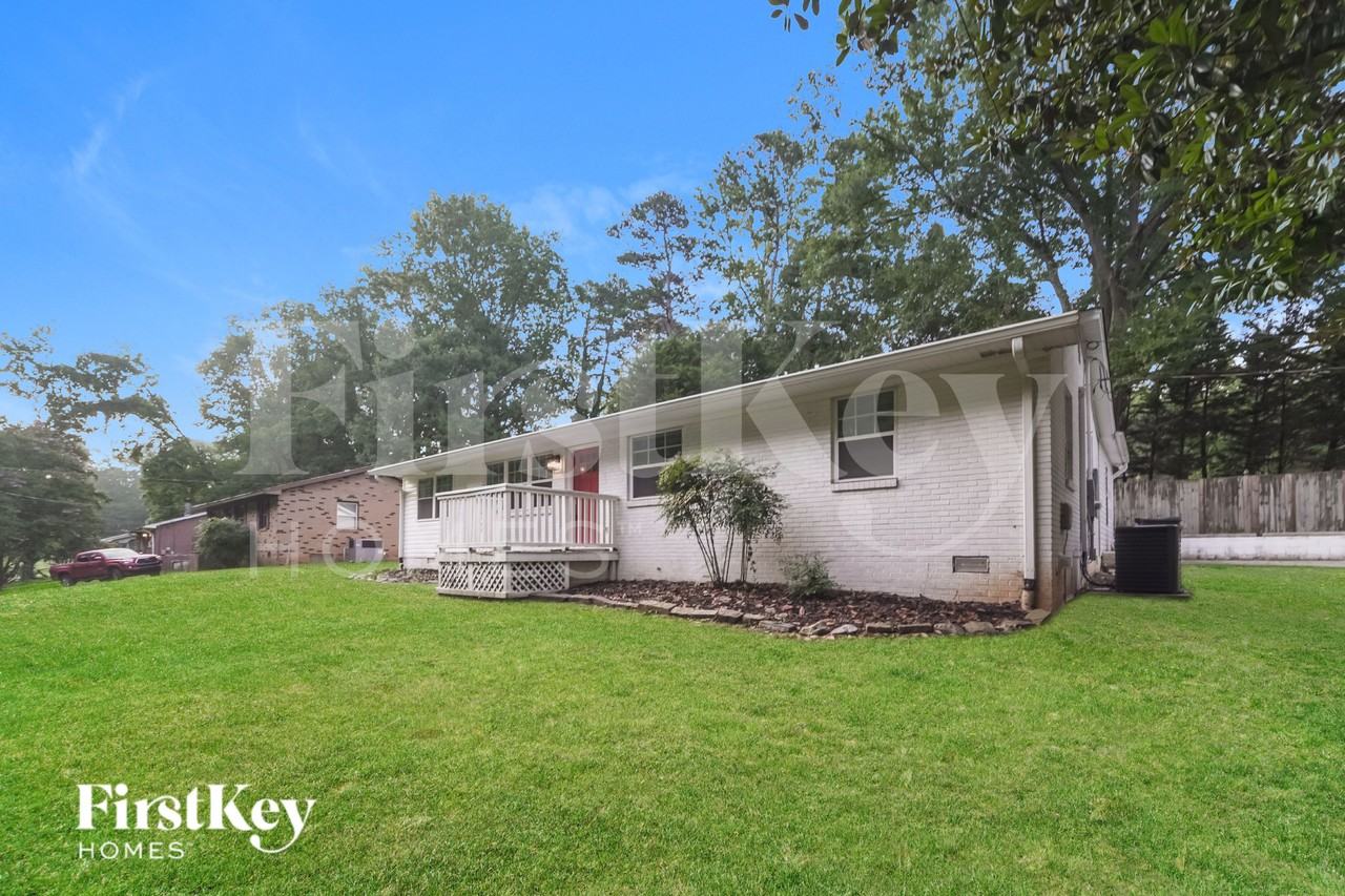 2521 Skyland Dr - Photo 2 of 16