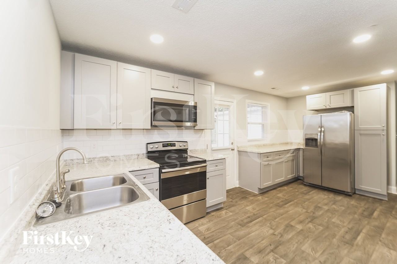 2521 Skyland Dr - Photo 6 of 16