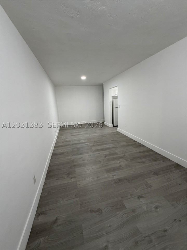 324 Surfside Blvd #7 - Photo 2 of 8