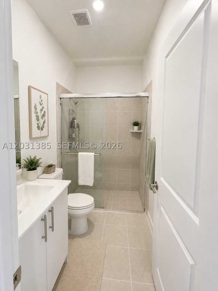 267 SE 11th Ct - Photo 3 of 10