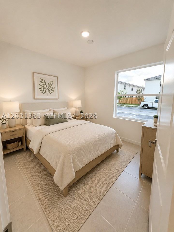 267 SE 11th Ct - Photo 4 of 10