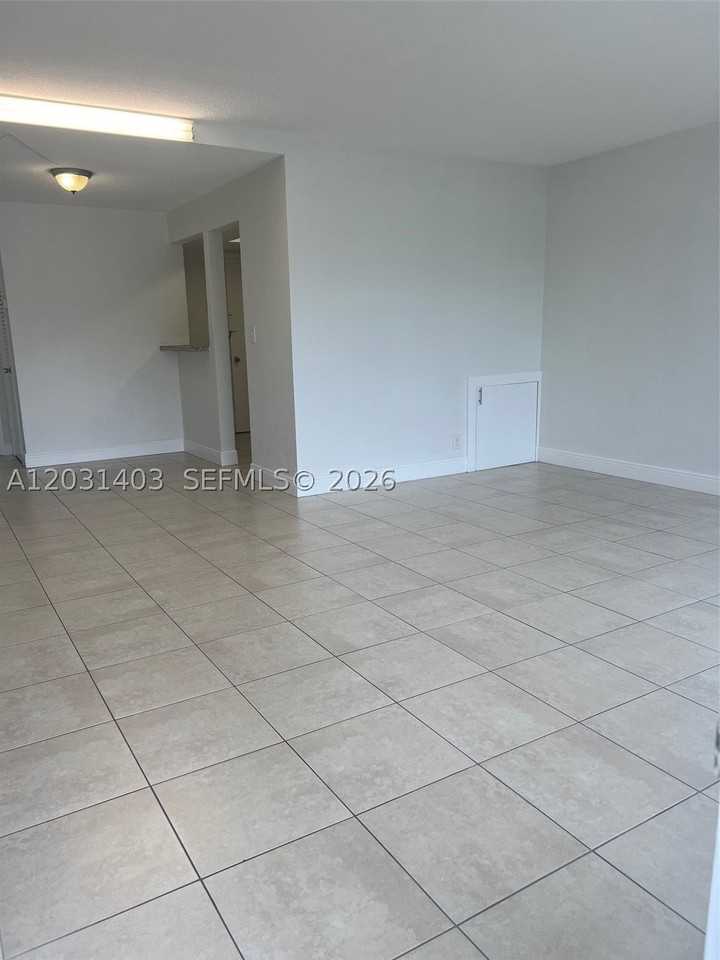 16801 Ne 14th Ave #310 - Photo 5 of 15