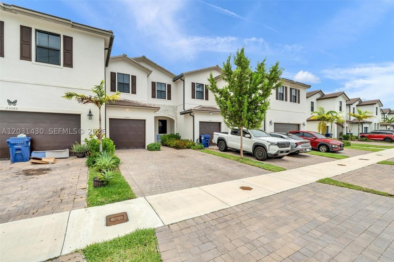 23082 Sw 129th Ct #23082 - Photo 2 of 37