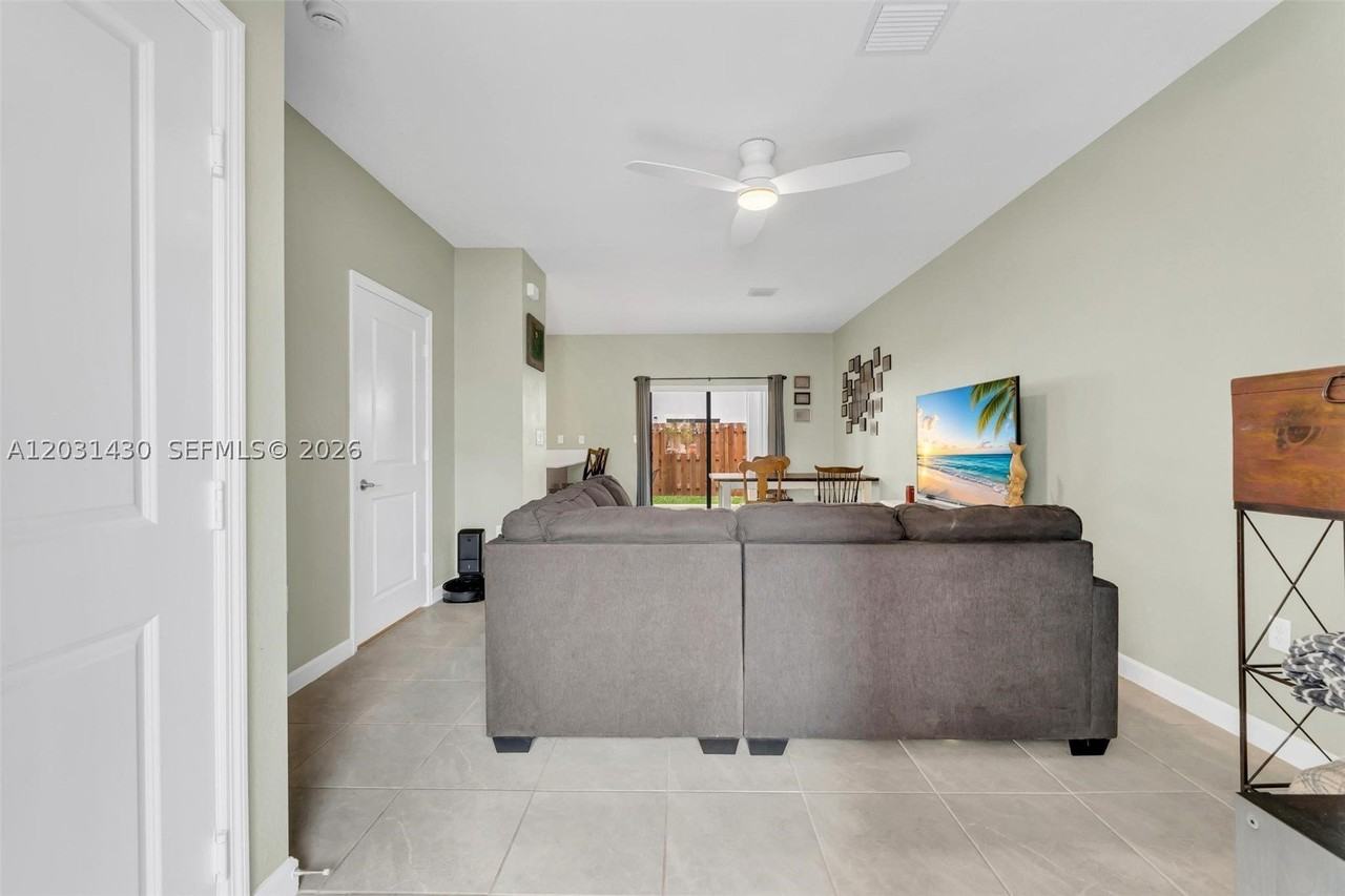 23082 Sw 129th Ct #23082 - Photo 5 of 37