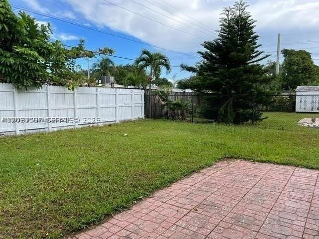 6431 Hayes St - Photo 2 of 13