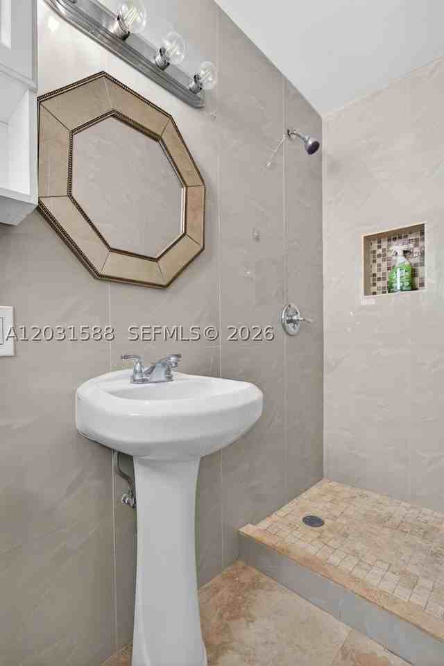 1701 Ne 55th St #1-2 - Photo 7 of 19