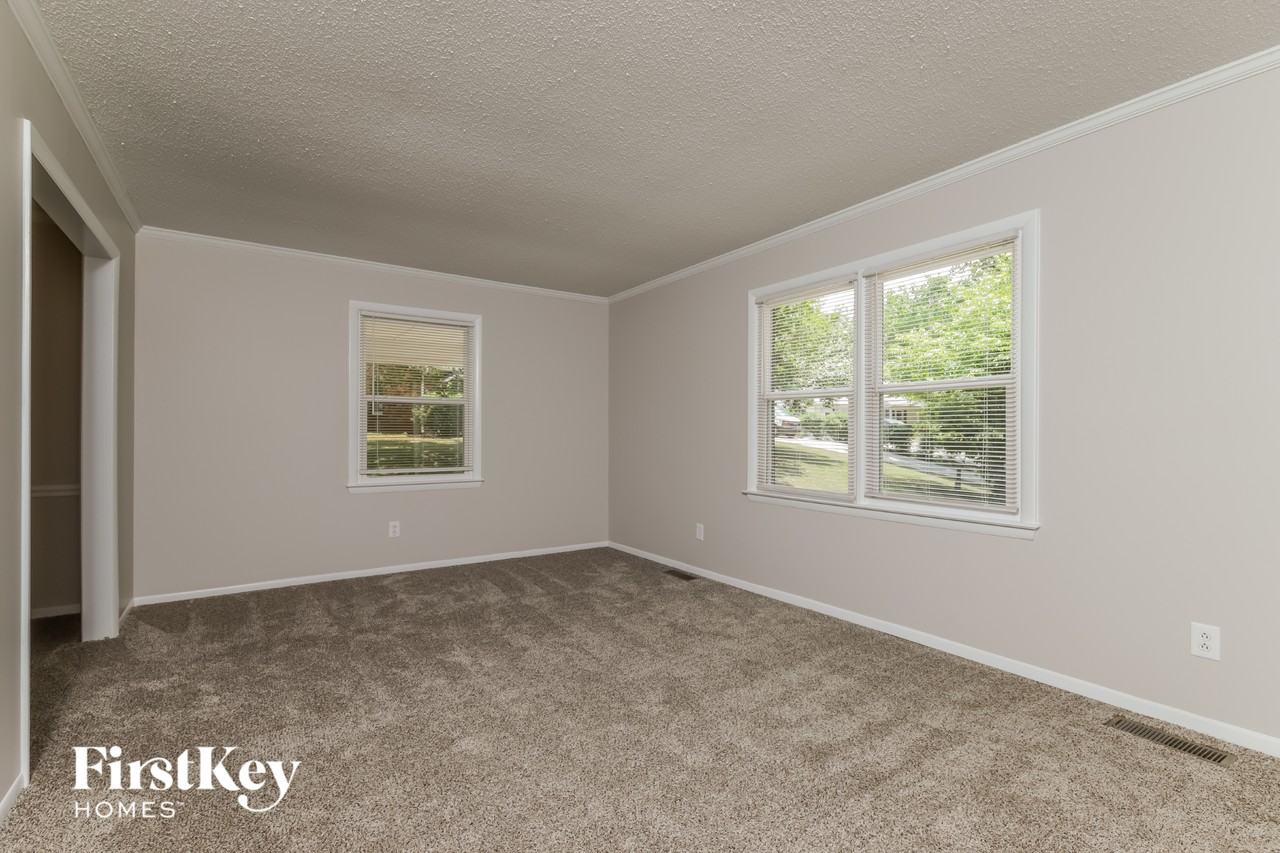 2312 Barnsley Ct - Photo 3 of 15