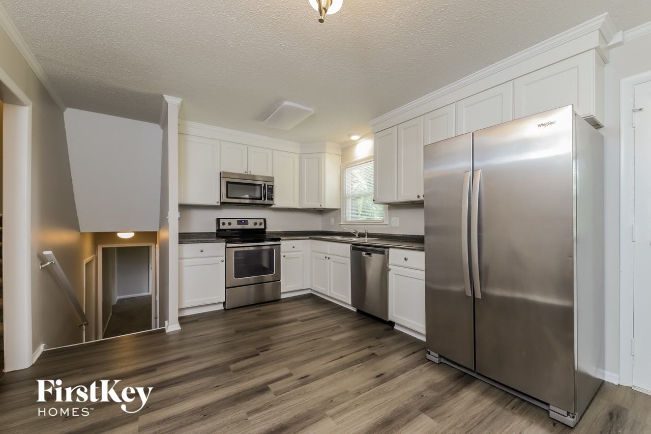 2312 Barnsley Ct - Photo 5 of 15
