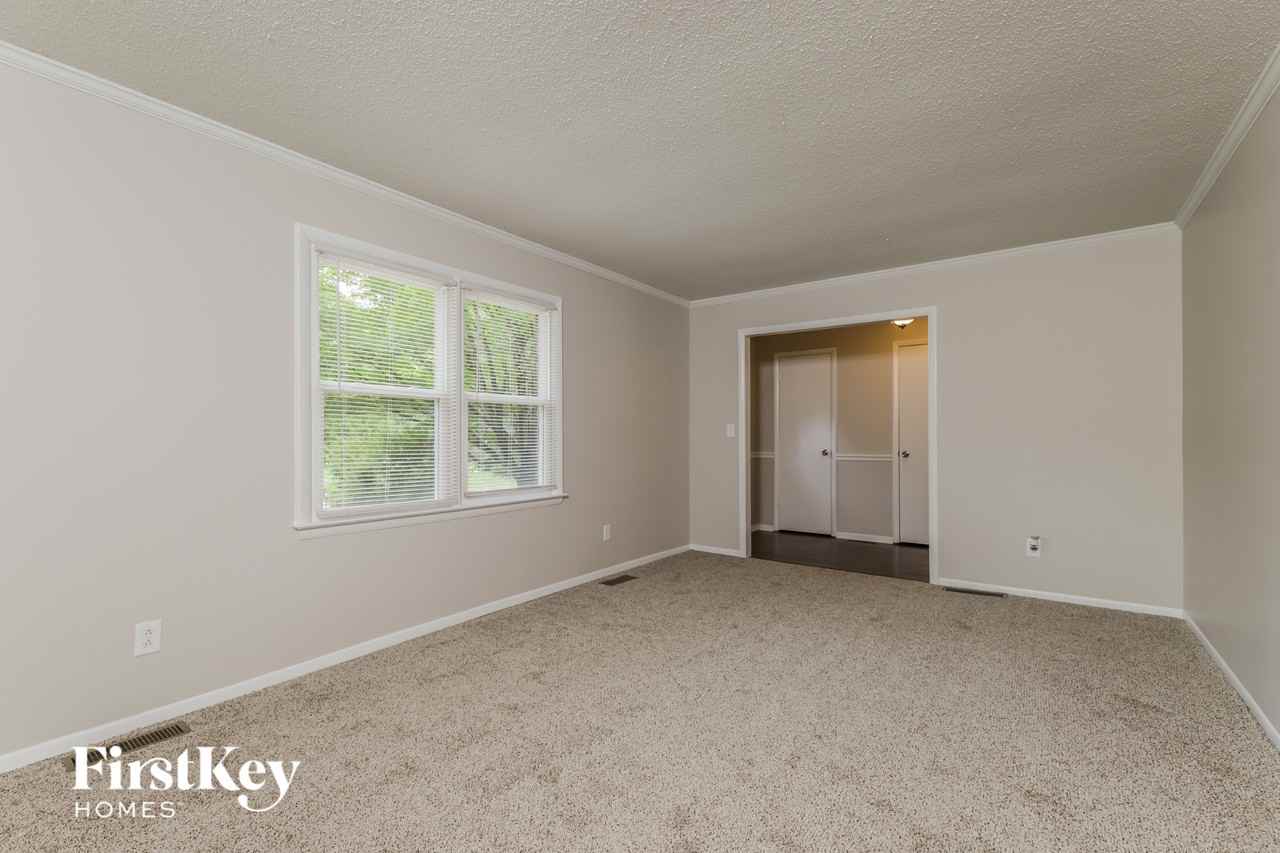 2312 Barnsley Ct - Photo 7 of 15